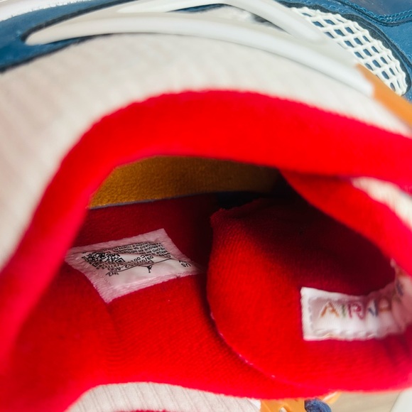 Jordan Kids Retro 4 Messy Room Sneakers in Navy and Red - Picture 14 of 15